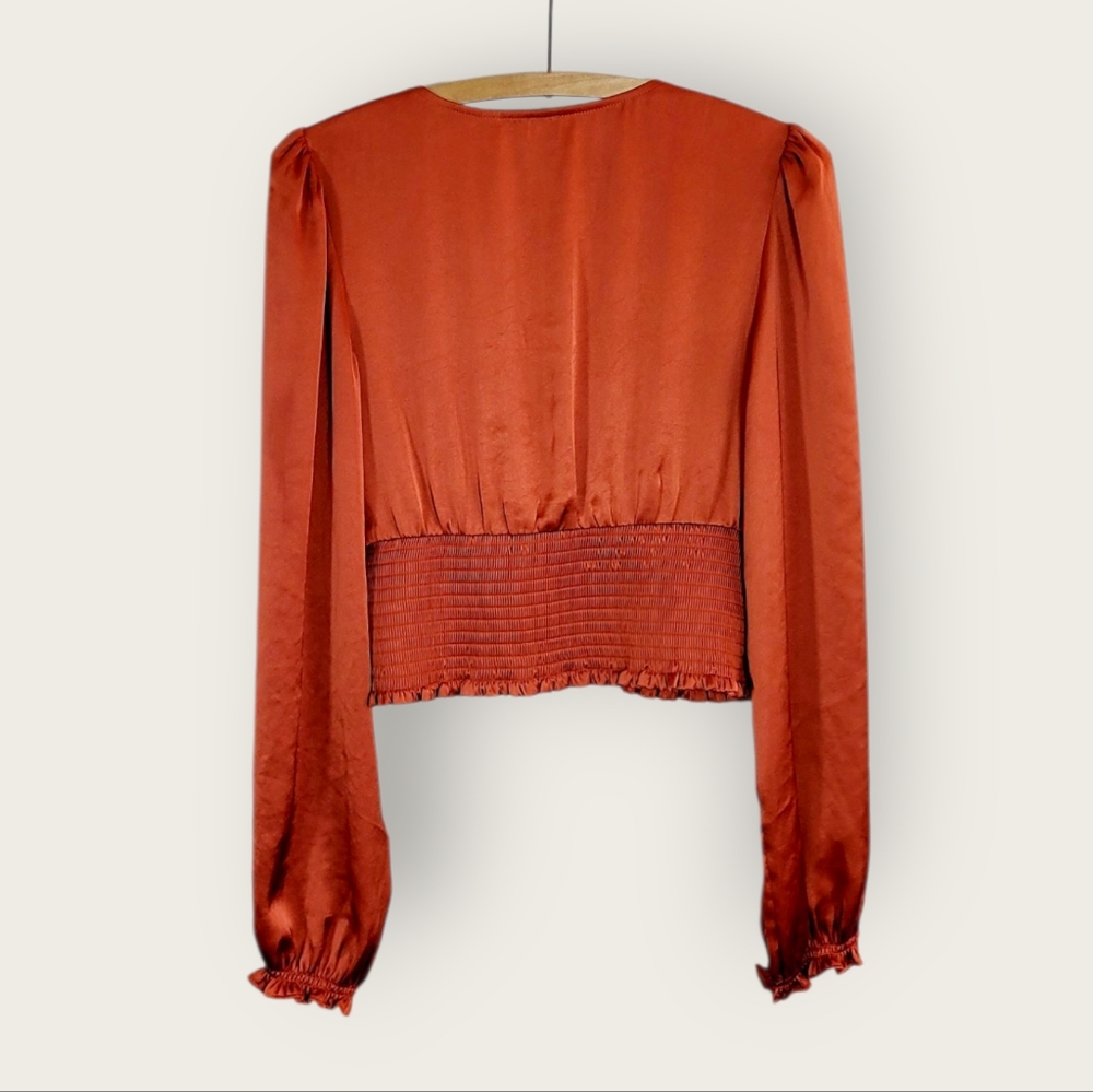 Aritzia Wilfred Wistful Blouse In Revel Red Satin Smocked Surplice Cropped Med - Picture 6 of 12